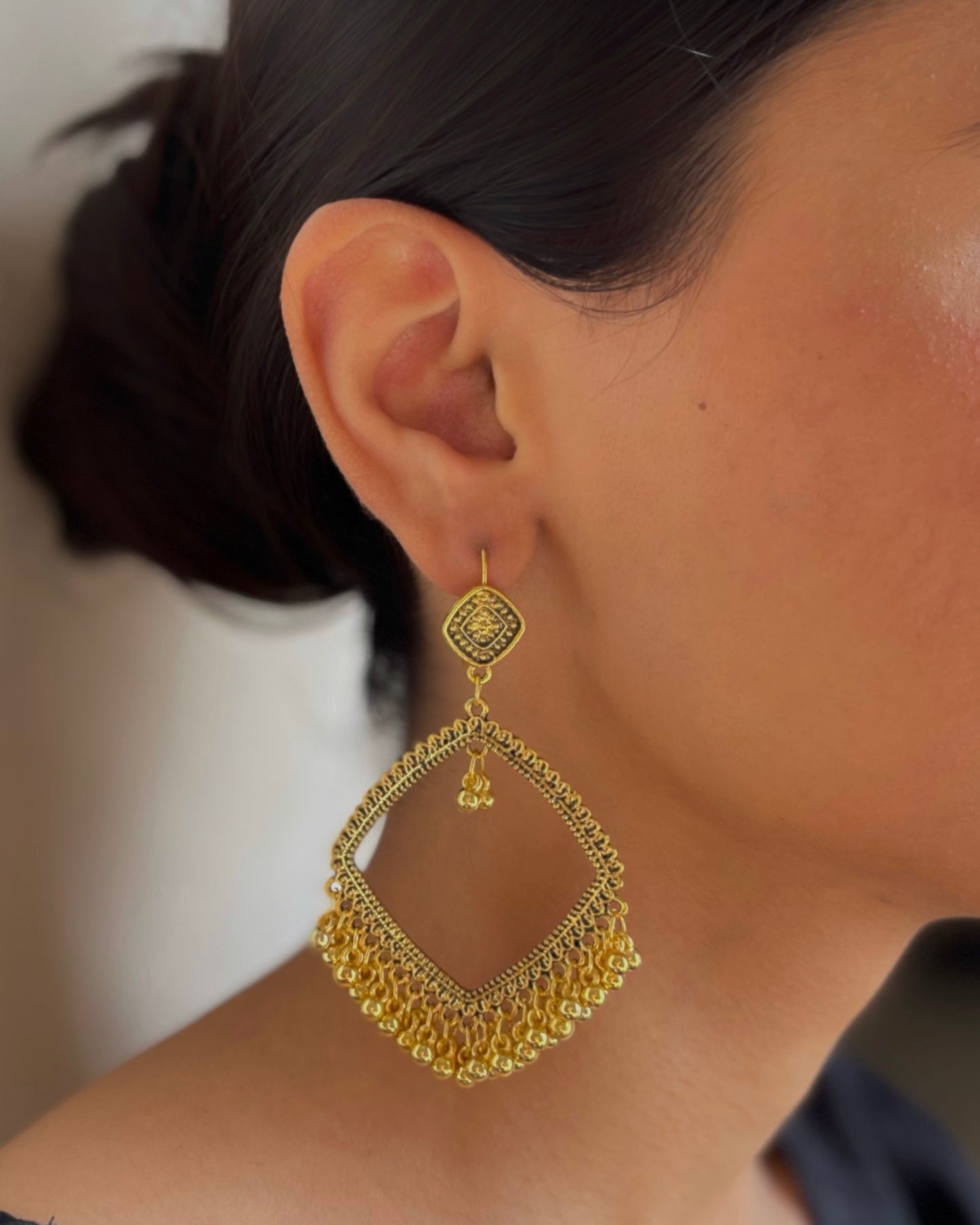 Zari Jhumkay