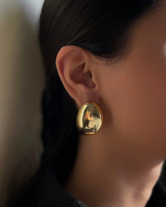 Luna Studs