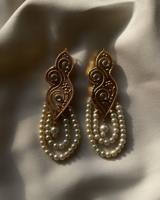 Motia Earrings